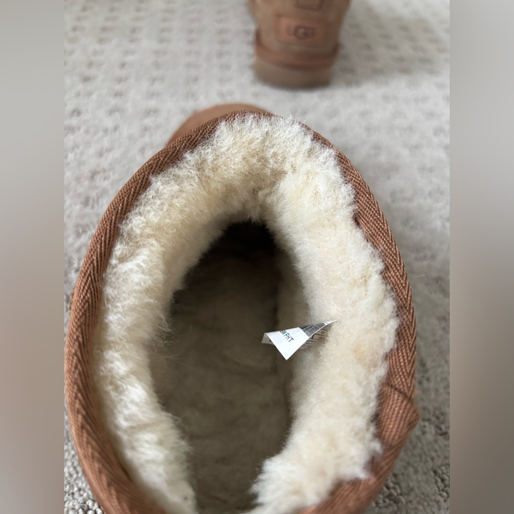 UGG WOMEN'S ULTRA MINI SUEDE
BOOTS CHESTNUT Size 7 - Picture 4 of 8